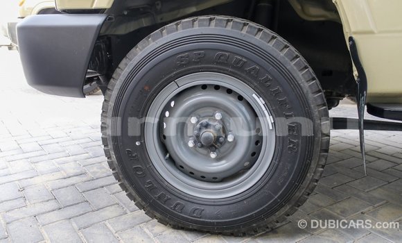 Acheter Import Voiture Toyota Land Cruiser Beige à Import - Dubai, Région de la Bouenza Acheter Import Voiture Toyota Land Cruiser Beige à Import - Dubai, Région de la Bouenza