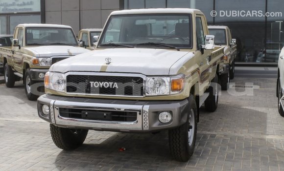 Acheter Import Voiture Toyota Land Cruiser Beige à Import - Dubai, Région de la Bouenza Acheter Import Voiture Toyota Land Cruiser Beige à Import - Dubai, Région de la Bouenza