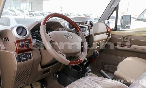 Acheter Import Voiture Toyota Land Cruiser Beige à Import - Dubai, Région de la Bouenza Acheter Import Voiture Toyota Land Cruiser Beige à Import - Dubai, Région de la Bouenza