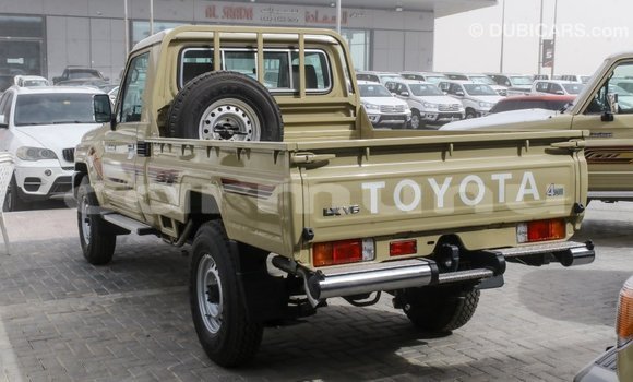 Acheter Import Voiture Toyota Land Cruiser Beige à Import - Dubai, Région de la Bouenza Acheter Import Voiture Toyota Land Cruiser Beige à Import - Dubai, Région de la Bouenza
