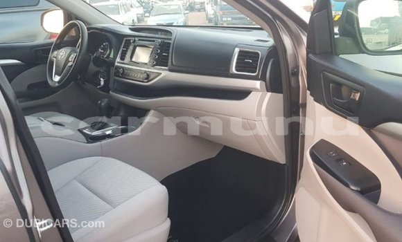 Buy Import Toyota Highlander Other Car in Import - Dubai in Region of Bouenza Buy Import Toyota Highlander Other Car in Import - Dubai in Region of Bouenza