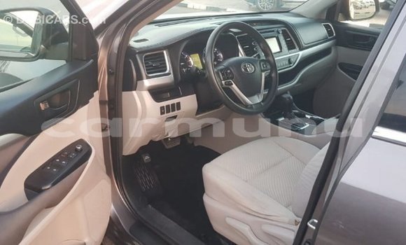 Buy Import Toyota Highlander Other Car in Import - Dubai in Region of Bouenza Buy Import Toyota Highlander Other Car in Import - Dubai in Region of Bouenza