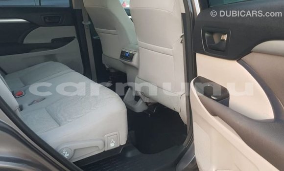 Buy Import Toyota Highlander Other Car in Import - Dubai in Region of Bouenza Buy Import Toyota Highlander Other Car in Import - Dubai in Region of Bouenza
