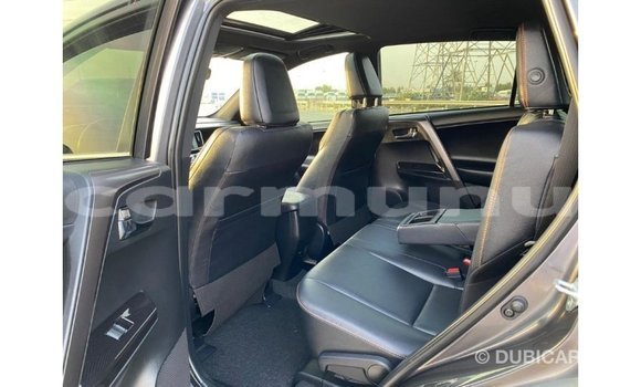 Buy Import Toyota HiAce Other Truck in Import - Dubai in Region of Bouenza Buy Import Toyota HiAce Other Truck in Import - Dubai in Region of Bouenza