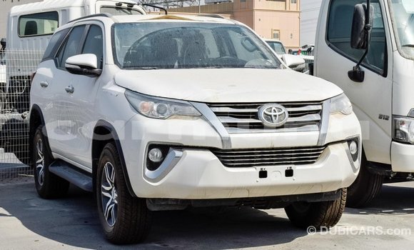 Acheter Import Voiture Toyota Fortuner Blanc à Import - Dubai, Région de la Bouenza Acheter Import Voiture Toyota Fortuner Blanc à Import - Dubai, Région de la Bouenza