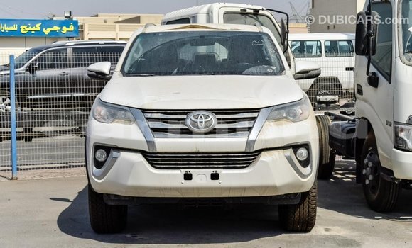 Acheter Import Voiture Toyota Fortuner Blanc à Import - Dubai, Région de la Bouenza Acheter Import Voiture Toyota Fortuner Blanc à Import - Dubai, Région de la Bouenza