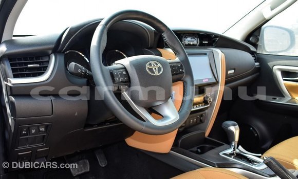 Acheter Import Voiture Toyota Fortuner Blanc à Import - Dubai, Région de la Bouenza Acheter Import Voiture Toyota Fortuner Blanc à Import - Dubai, Région de la Bouenza