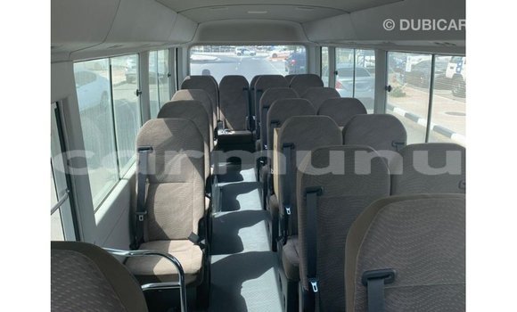 Acheter Import Voiture Toyota Coaster Blanc à Import - Dubai, Région de la Bouenza Acheter Import Voiture Toyota Coaster Blanc à Import - Dubai, Région de la Bouenza