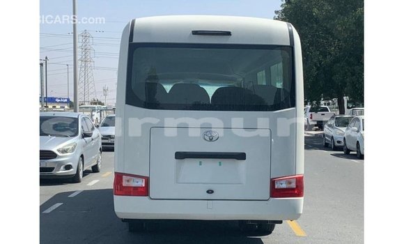 Acheter Import Voiture Toyota Coaster Blanc à Import - Dubai, Région de la Bouenza Acheter Import Voiture Toyota Coaster Blanc à Import - Dubai, Région de la Bouenza