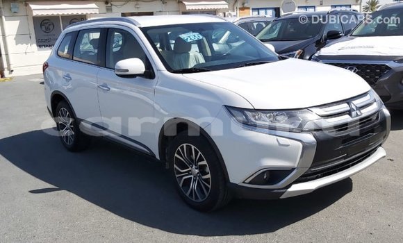 Buy Import Mitsubishi Outlander White Car in Import - Dubai in Region of Bouenza Buy Import Mitsubishi Outlander White Car in Import - Dubai in Region of Bouenza