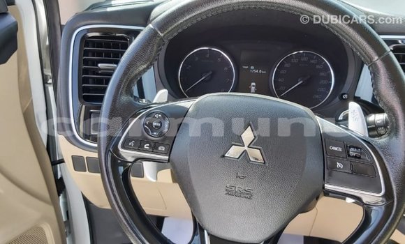 Buy Import Mitsubishi Outlander White Car in Import - Dubai in Region of Bouenza Buy Import Mitsubishi Outlander White Car in Import - Dubai in Region of Bouenza