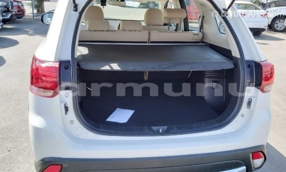 Buy Import Mitsubishi Outlander White Car in Import - Dubai in Region of Bouenza Buy Import Mitsubishi Outlander White Car in Import - Dubai in Region of Bouenza