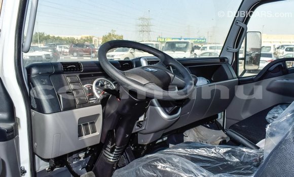 Buy Import Mitsubishi Carisma White Car in Import - Dubai in Region of Bouenza Buy Import Mitsubishi Carisma White Car in Import - Dubai in Region of Bouenza