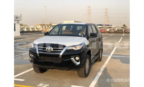 Acheter Import Voiture Toyota Fortuner Noir à Import - Dubai, Région de la Bouenza Acheter Import Voiture Toyota Fortuner Noir à Import - Dubai, Région de la Bouenza