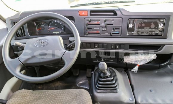 Buy Import Toyota Coaster White Car in Import - Dubai in Region of Bouenza Buy Import Toyota Coaster White Car in Import - Dubai in Region of Bouenza