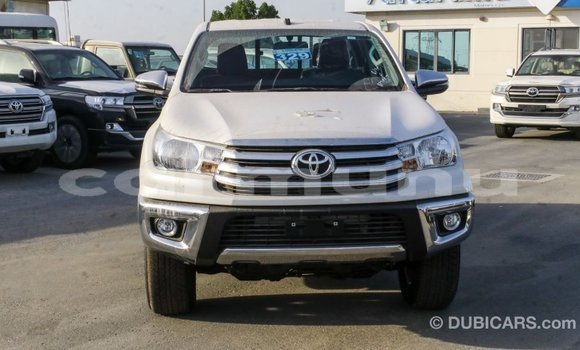 Acheter Import Voiture Toyota Hilux Blanc à Import - Dubai, Région de la Bouenza Acheter Import Voiture Toyota Hilux Blanc à Import - Dubai, Région de la Bouenza