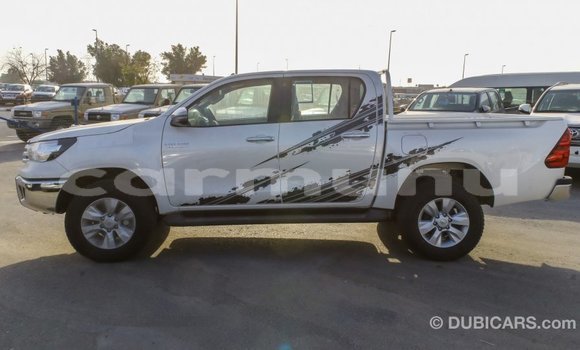 Acheter Import Voiture Toyota Hilux Blanc à Import - Dubai, Région de la Bouenza Acheter Import Voiture Toyota Hilux Blanc à Import - Dubai, Région de la Bouenza