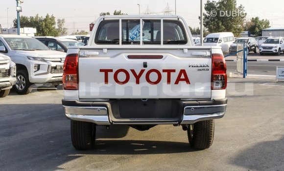 Acheter Import Voiture Toyota Hilux Blanc à Import - Dubai, Région de la Bouenza Acheter Import Voiture Toyota Hilux Blanc à Import - Dubai, Région de la Bouenza