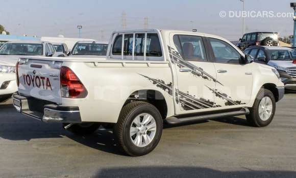 Acheter Import Voiture Toyota Hilux Blanc à Import - Dubai, Région de la Bouenza Acheter Import Voiture Toyota Hilux Blanc à Import - Dubai, Région de la Bouenza