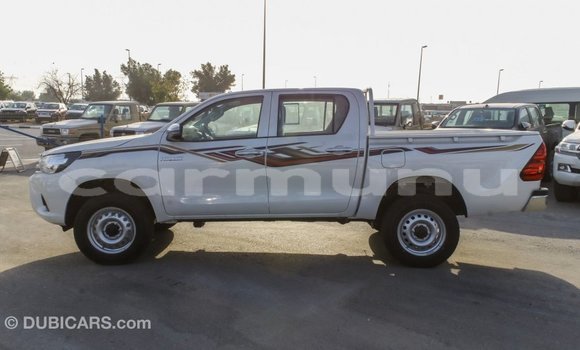 Acheter Import Voiture Toyota Hilux Blanc à Import - Dubai, Région de la Bouenza Acheter Import Voiture Toyota Hilux Blanc à Import - Dubai, Région de la Bouenza