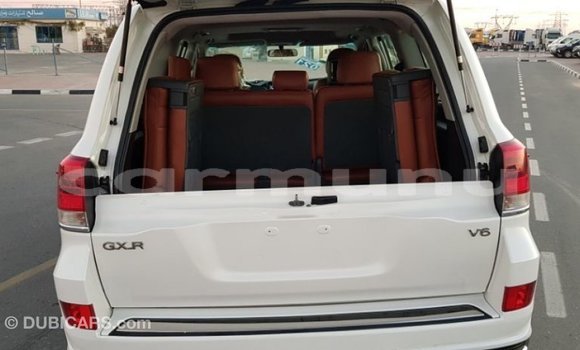 Buy Import Toyota Land Cruiser White Car in Import - Dubai in Region of Bouenza Buy Import Toyota Land Cruiser White Car in Import - Dubai in Region of Bouenza