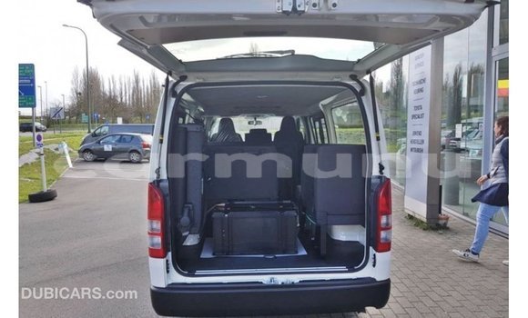 Buy Import Toyota Hiace White Car in Import - Dubai in Region of Bouenza Buy Import Toyota Hiace White Car in Import - Dubai in Region of Bouenza