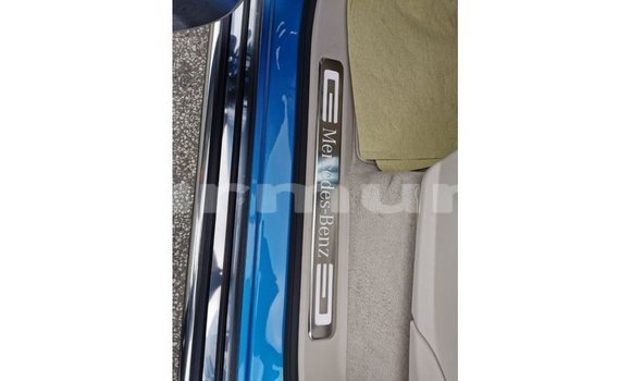 Acheter Import Voiture Mercedes-Benz 190 Bleu à Import - Dubai, Région de la Bouenza Acheter Import Voiture Mercedes-Benz 190 Bleu à Import - Dubai, Région de la Bouenza