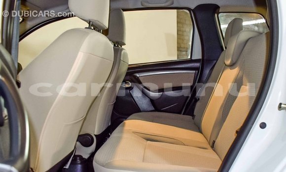 Acheter Import Voiture Renault Duster Blanc à Import - Dubai, Région de la Bouenza Acheter Import Voiture Renault Duster Blanc à Import - Dubai, Région de la Bouenza