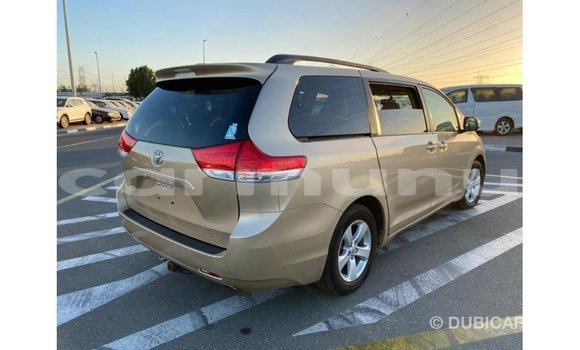 Buy Import Toyota Sienna Other Car in Import - Dubai in Region of Bouenza Buy Import Toyota Sienna Other Car in Import - Dubai in Region of Bouenza