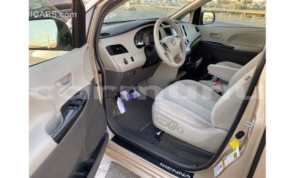 Buy Import Toyota Sienna Other Car in Import - Dubai in Region of Bouenza Buy Import Toyota Sienna Other Car in Import - Dubai in Region of Bouenza