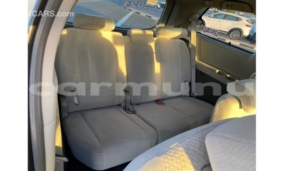 Buy Import Toyota Sienna Other Car in Import - Dubai in Region of Bouenza Buy Import Toyota Sienna Other Car in Import - Dubai in Region of Bouenza