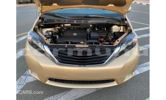 Buy Import Toyota Sienna Other Car in Import - Dubai in Region of Bouenza Buy Import Toyota Sienna Other Car in Import - Dubai in Region of Bouenza