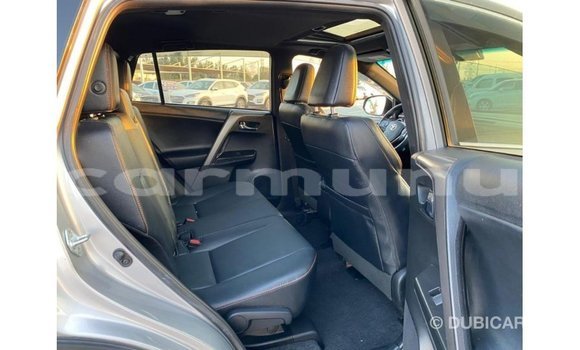 Buy Import Toyota HiAce Other Truck in Import - Dubai in Region of Bouenza Buy Import Toyota HiAce Other Truck in Import - Dubai in Region of Bouenza