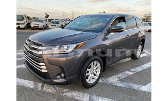 Buy Import Toyota Highlander Other Car in Import - Dubai in Region of Bouenza Buy Import Toyota Highlander Other Car in Import - Dubai in Region of Bouenza