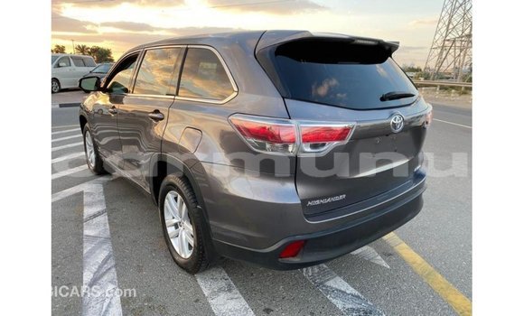 Buy Import Toyota Highlander Other Car in Import - Dubai in Region of Bouenza Buy Import Toyota Highlander Other Car in Import - Dubai in Region of Bouenza