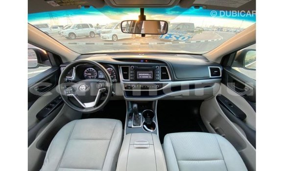 Buy Import Toyota Highlander Other Car in Import - Dubai in Region of Bouenza Buy Import Toyota Highlander Other Car in Import - Dubai in Region of Bouenza