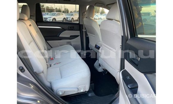 Buy Import Toyota Highlander Other Car in Import - Dubai in Region of Bouenza Buy Import Toyota Highlander Other Car in Import - Dubai in Region of Bouenza