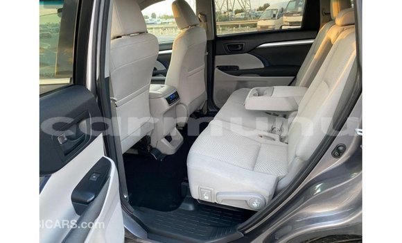 Buy Import Toyota Highlander Other Car in Import - Dubai in Region of Bouenza Buy Import Toyota Highlander Other Car in Import - Dubai in Region of Bouenza