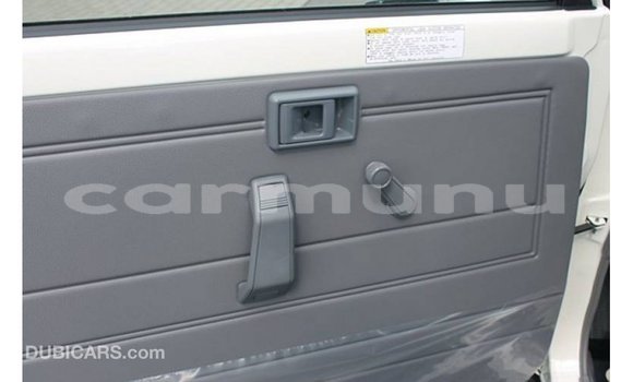 Buy Import Toyota Land Cruiser White Car in Import - Dubai in Region of Bouenza Buy Import Toyota Land Cruiser White Car in Import - Dubai in Region of Bouenza