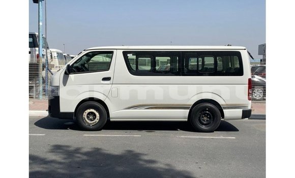 Acheter Import Voiture Toyota Hiace Blanc à Import - Dubai, Région de la Bouenza Acheter Import Voiture Toyota Hiace Blanc à Import - Dubai, Région de la Bouenza