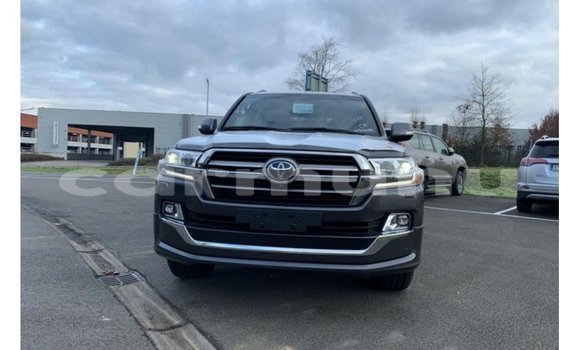 Buy Import Toyota Land Cruiser Black Car in Import - Dubai in Region of Bouenza Buy Import Toyota Land Cruiser Black Car in Import - Dubai in Region of Bouenza