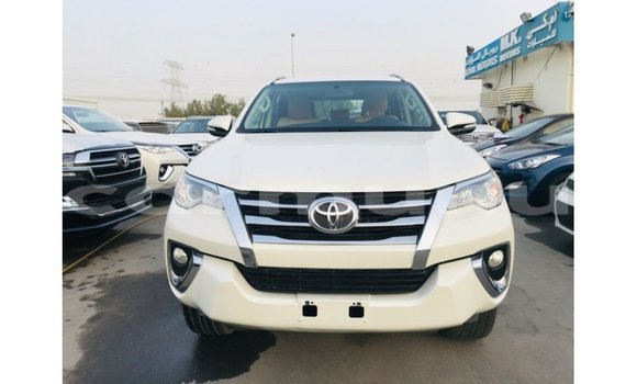 Acheter Import Voiture Toyota Fortuner Blanc à Import - Dubai, Région de la Bouenza Acheter Import Voiture Toyota Fortuner Blanc à Import - Dubai, Région de la Bouenza