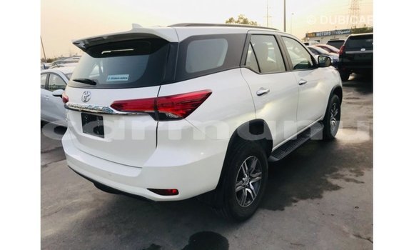 Acheter Import Voiture Toyota Fortuner Blanc à Import - Dubai, Région de la Bouenza Acheter Import Voiture Toyota Fortuner Blanc à Import - Dubai, Région de la Bouenza