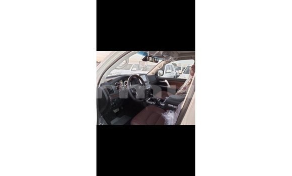 Buy Import Toyota Land Cruiser White Car in Import - Dubai in Region of Bouenza Buy Import Toyota Land Cruiser White Car in Import - Dubai in Region of Bouenza