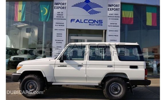Buy Import Toyota Land Cruiser White Car in Import - Dubai in Region of Bouenza Buy Import Toyota Land Cruiser White Car in Import - Dubai in Region of Bouenza