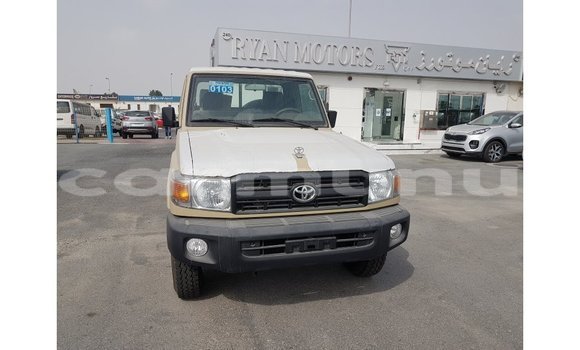 Buy Import Toyota Land Cruiser Beige Car in Import - Dubai in Region of Bouenza Buy Import Toyota Land Cruiser Beige Car in Import - Dubai in Region of Bouenza