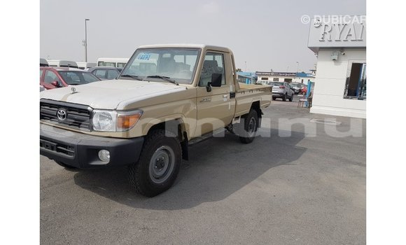 Buy Import Toyota Land Cruiser Beige Car in Import - Dubai in Region of Bouenza Buy Import Toyota Land Cruiser Beige Car in Import - Dubai in Region of Bouenza