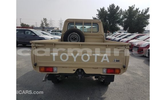 Buy Import Toyota Land Cruiser Beige Car in Import - Dubai in Region of Bouenza Buy Import Toyota Land Cruiser Beige Car in Import - Dubai in Region of Bouenza