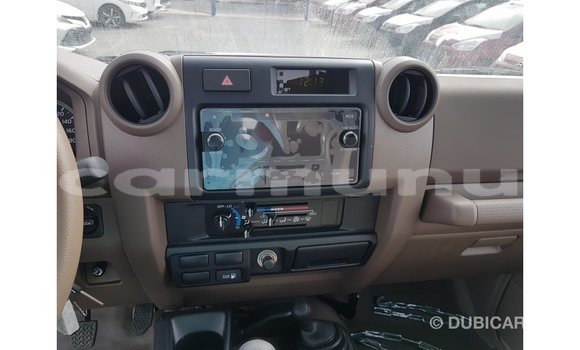 Buy Import Toyota Land Cruiser Beige Car in Import - Dubai in Region of Bouenza Buy Import Toyota Land Cruiser Beige Car in Import - Dubai in Region of Bouenza