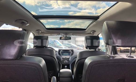 Buy Used Hyundai Santa Fe White Car in Brazzaville in Municipality of Brazzaville Buy Used Hyundai Santa Fe White Car in Brazzaville in Municipality of Brazzaville